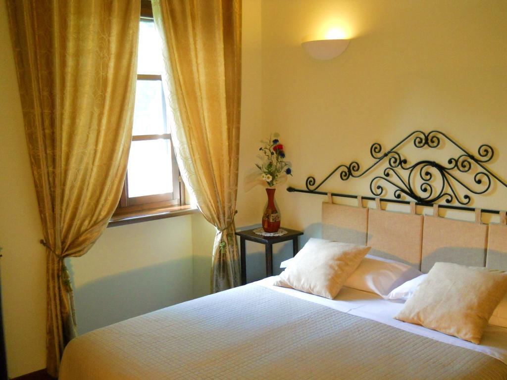 Tenuta Calabiana Diano dʼAlba Værelse billede
