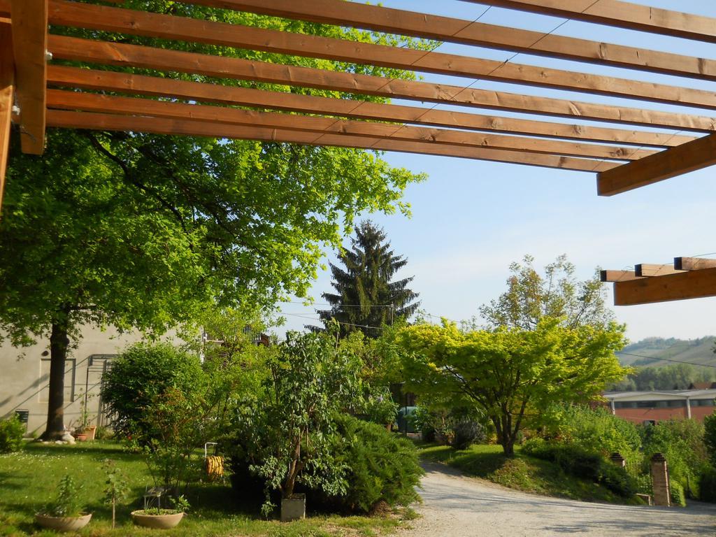 Tenuta Calabiana Diano dʼAlba Eksteriør billede